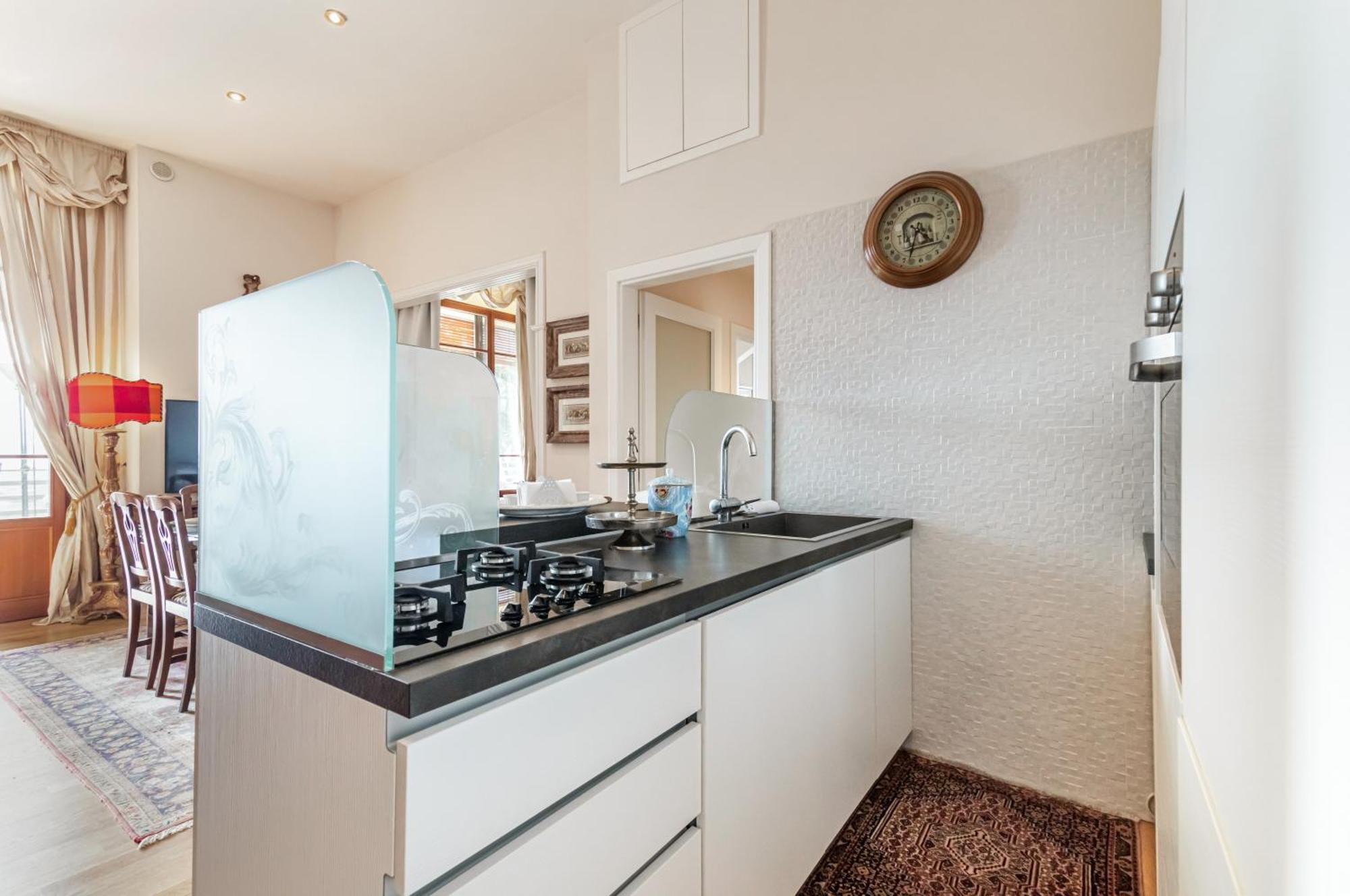 Porta Tufi Luxury Apartment With Private Parking! Siena Exterior foto