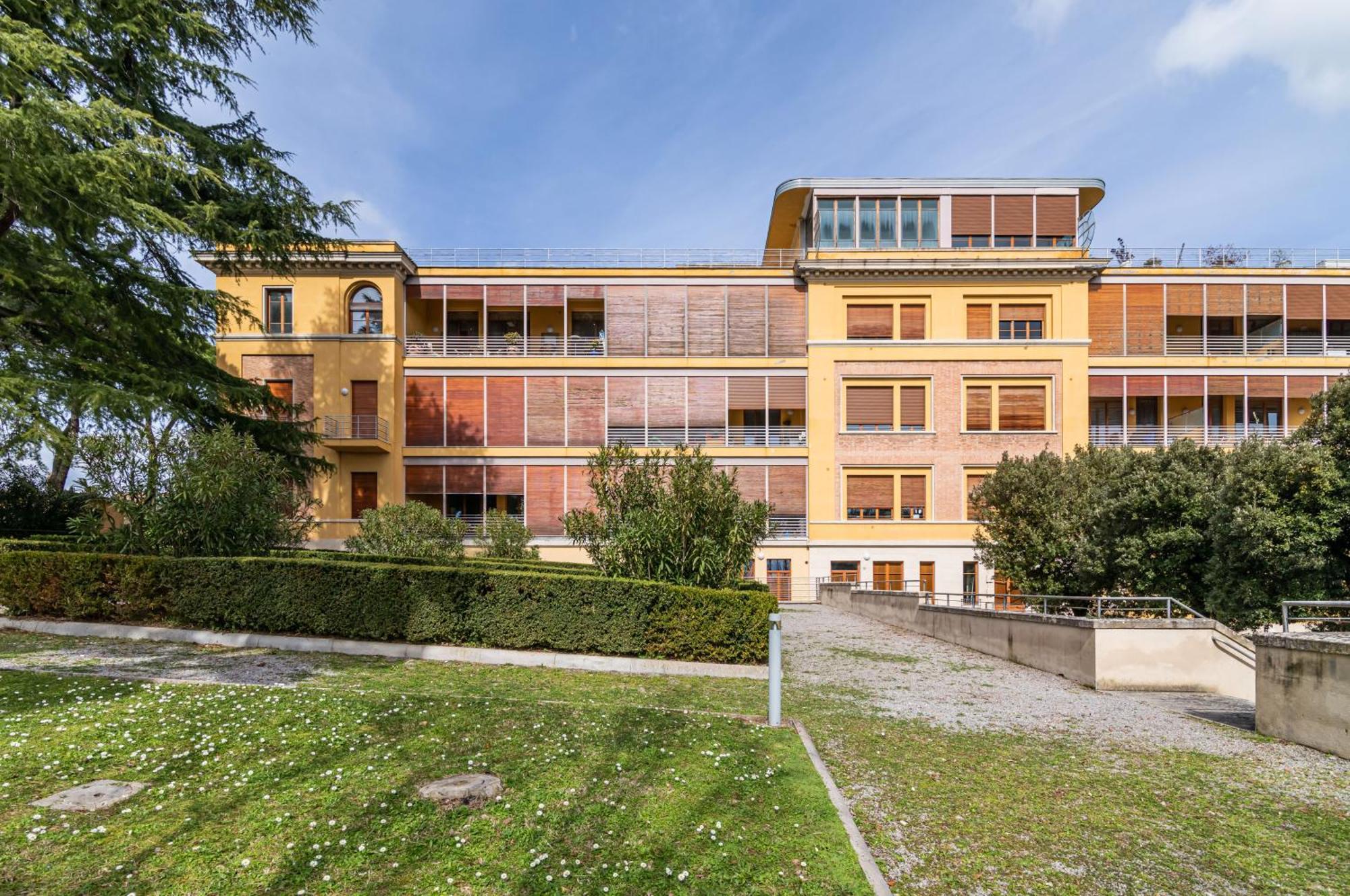 Porta Tufi Luxury Apartment With Private Parking! Siena Exterior foto