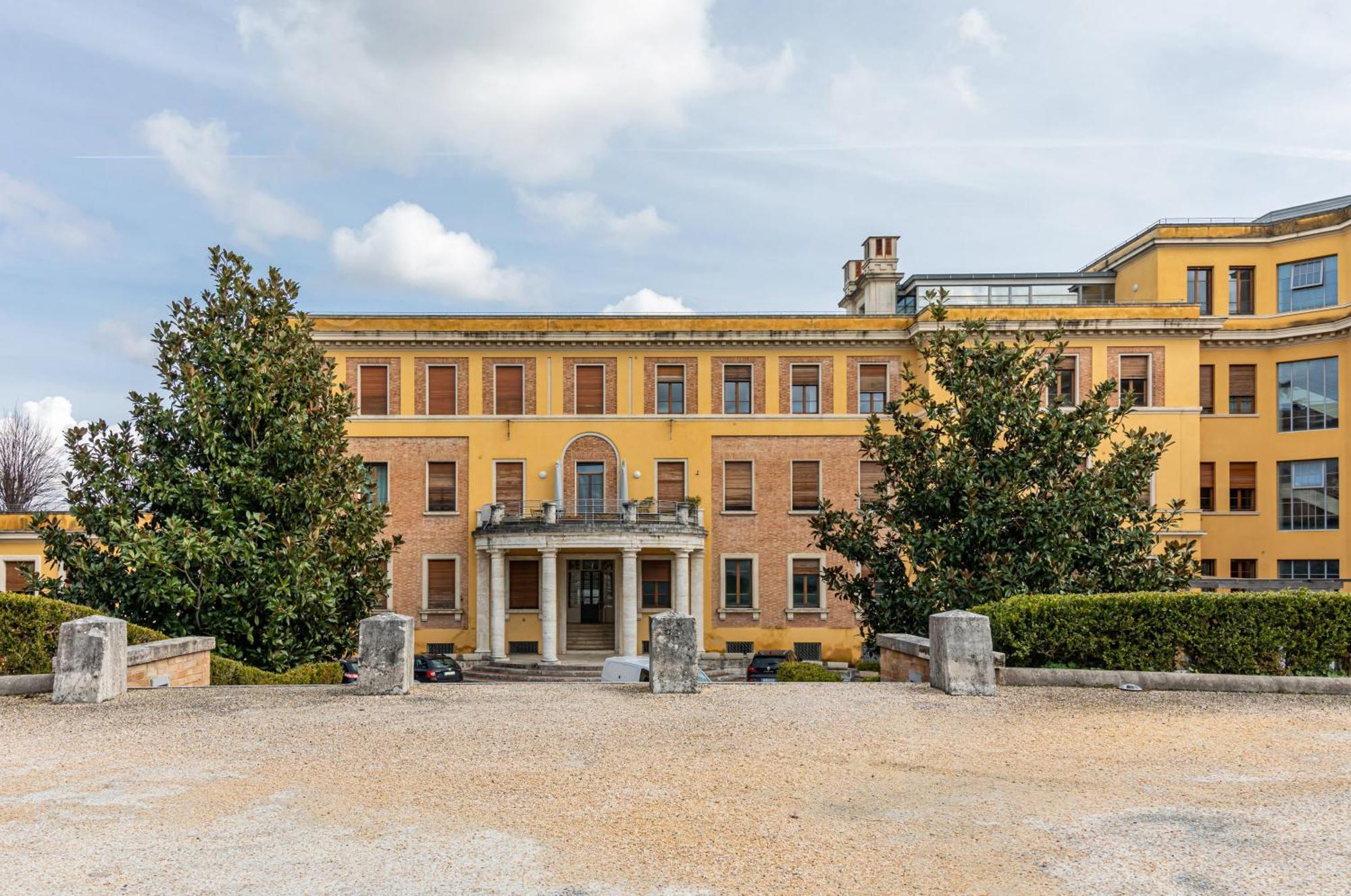 Porta Tufi Luxury Apartment With Private Parking! Siena Exterior foto